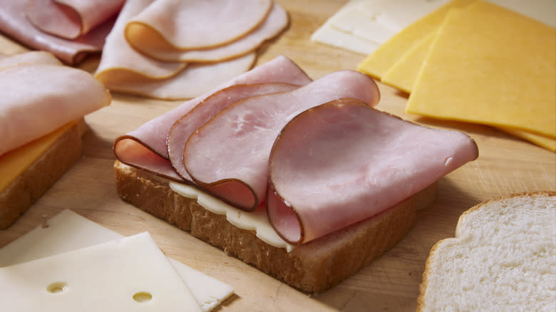 ham and cheese on bread
