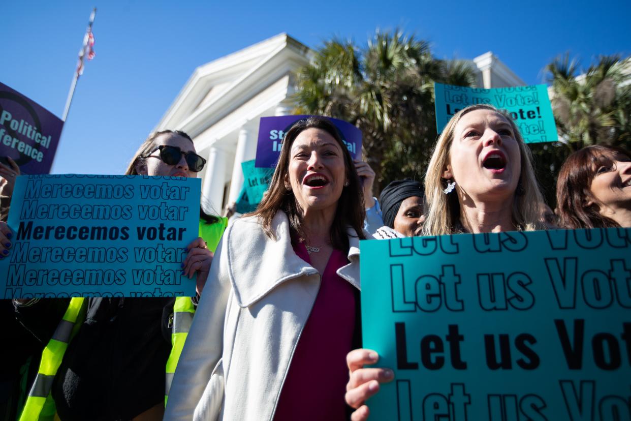 File photo: Abortion-rights and anti-abortion activists voice their opinions outside the Florida Supreme Court after the Court heard arguments on the proposed abortion amendment Wednesday, Feb. 7, 2024.