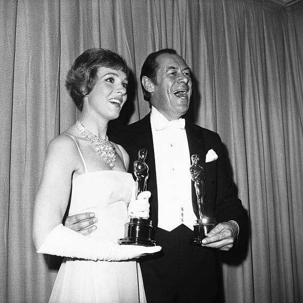 Julie Andrews Oscars 1965 (Bettmann Archive)
