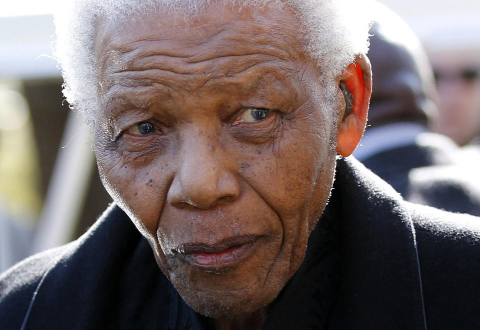 El expresidente sudafricano Nelson Mandela, en el funeral de una nieta, en el año 2010.