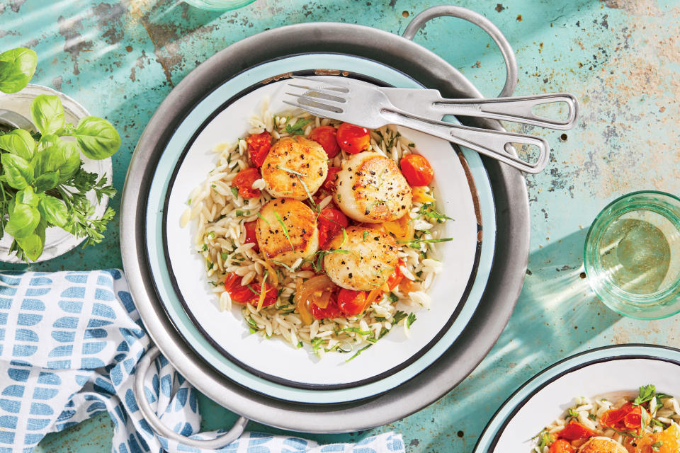 Seared Scallops with Fresh Tomato-Basil Sauce and Orzo