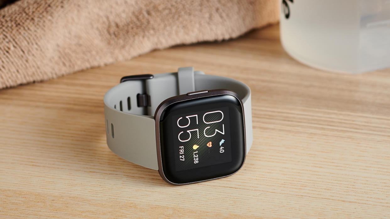  Fitbit Versa 2. 