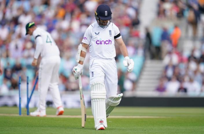 Players also wore black armbands during the final Test between England and South Africa at the Oval (John Walton/PA) (PA Wire)