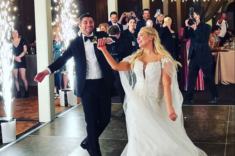 La postal que la propia Abigail Breslin compartió de su boda en su cuenta de Instagram