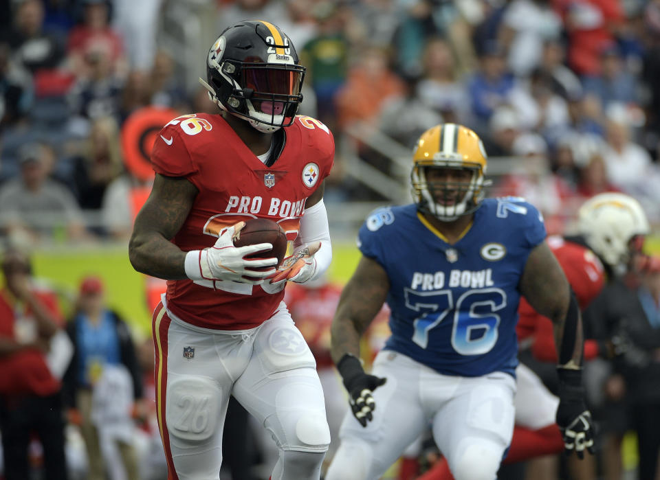 Running back Le'Veon Bell (26) at last year's Pro Bowl, which was the last football game he has played in. (AP)