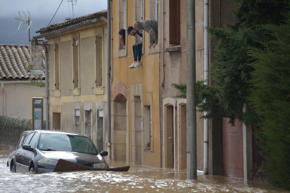 <p>Durant plusieurs heures, des torrents d’eau boueuse ont déferlé sur les routes, contraignant les riverains à rester cloîtrés chez eux.<br>(Crédit : Getty Images) </p>