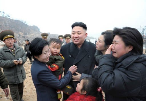 Nordkoreas Machthaber Kim Jong Un hat bei einem Besuch zweier Inseln an der Grenze zu Südkorea die Bereitschaft seines Landes zu einem "umfassenden Krieg" betont