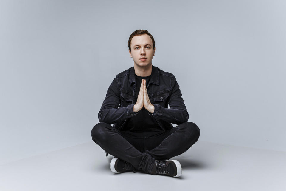 「電音天神」阿曼的嫡傳子弟兵Andrew Rayel。