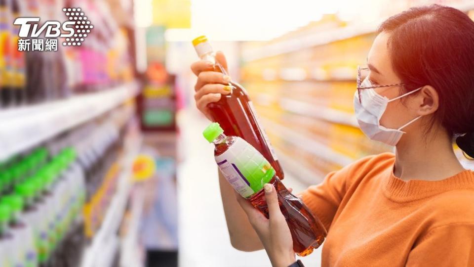 不少人買生活用品後最怕撕標籤貼紙。（示意圖／shutterstock達志影像）