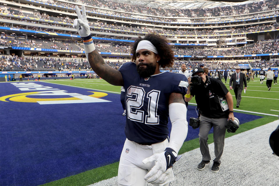 Ezekiel Elliott se encuentra entre los agentes libres de la NFL que aún no han firmado.  (Foto de Sean M. Haffey/Getty Images)