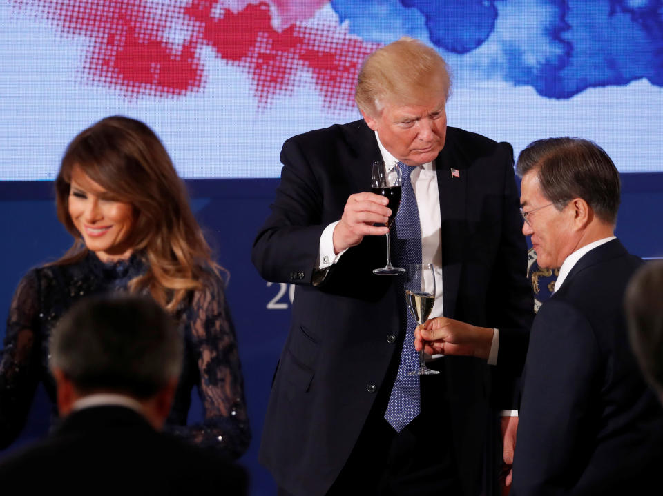 <p>President Donald Trump and South Korea’s President Moon Jae-in share a toast during a state dinner in his honor at the Blue House in Seoul, South Korea, Nov. 7, 2017. (Photo: Jonathan Ernst/Reuters) </p>