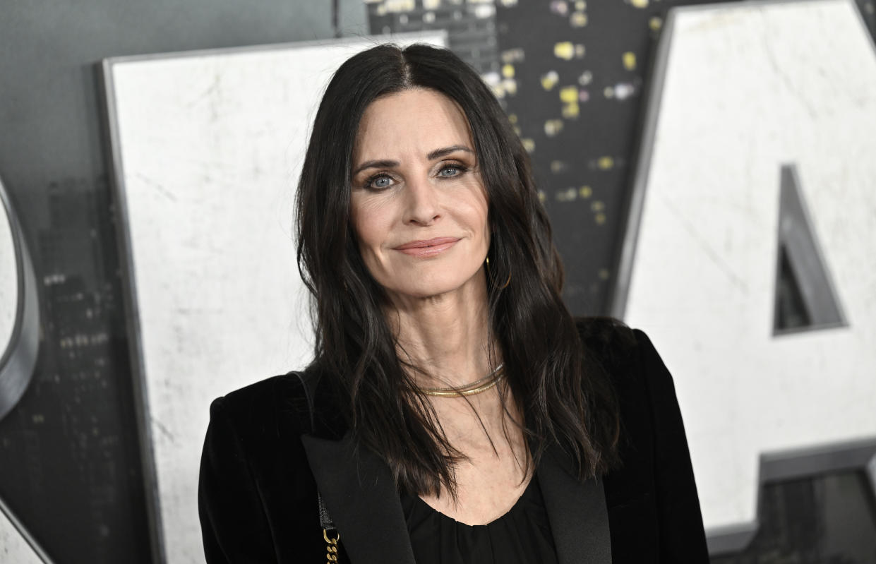 Courteney Cox attends the world premiere of 