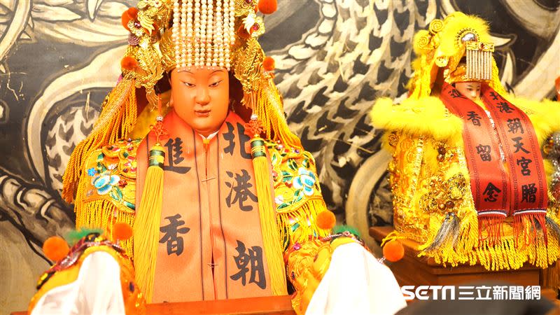 白沙屯媽祖與山邊媽祖。（圖／寶島神很大）