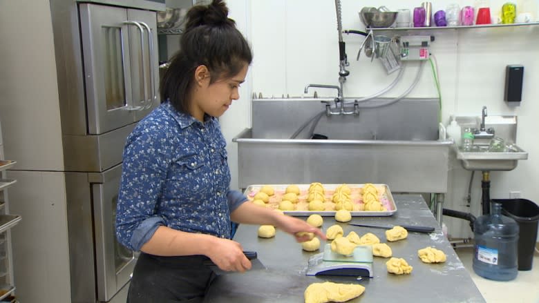 Mexican bakery in Surrey, B.C., raises money for earthquake victims