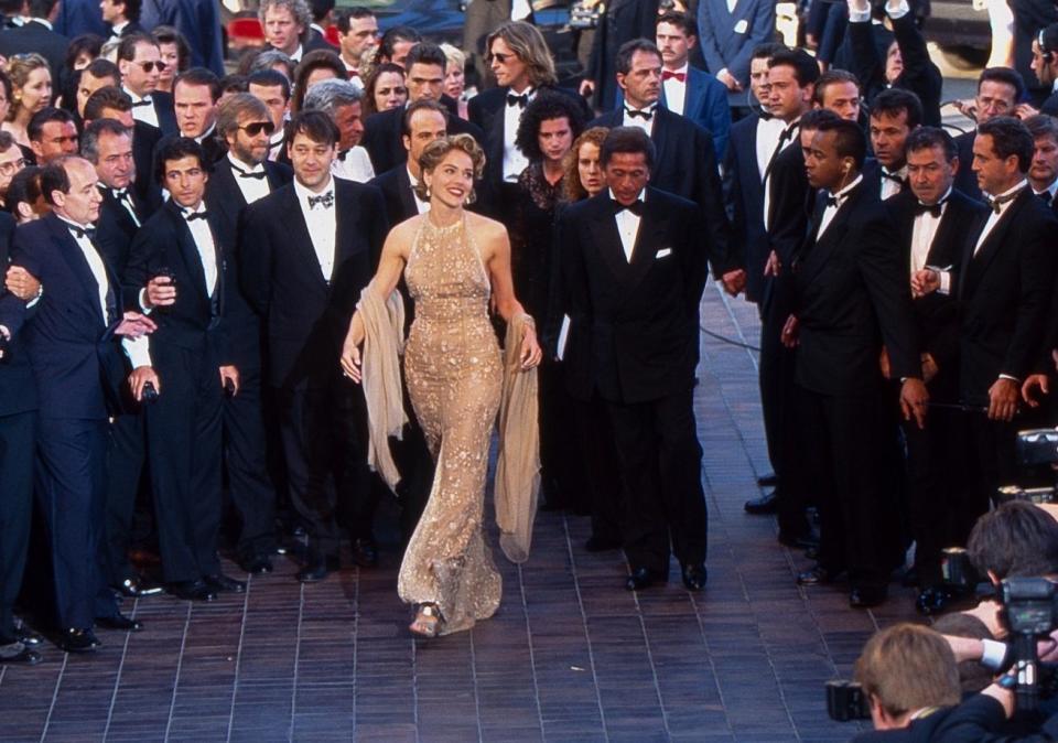 Η Σάρον Στόουν στην τελετή λήξης του 48ου ετήσιου Φεστιβάλ Κινηματογράφου των Καννών τον Μάιο του 1995