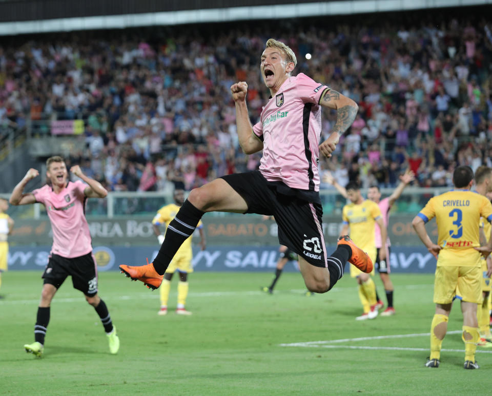 Everyone loves the Palermo shirts but not the Manchester United 2018 vintage