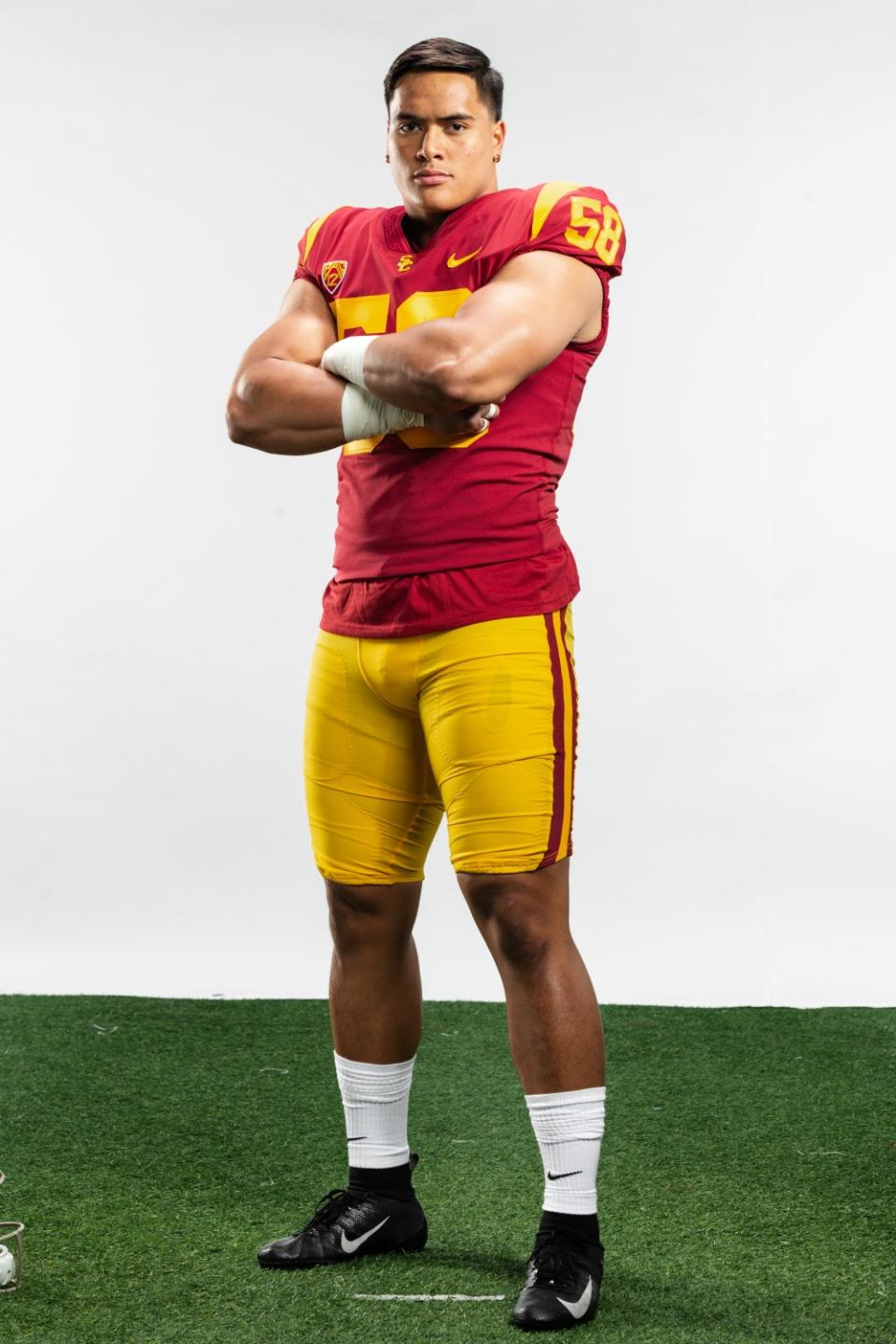 USC linebacker Solomon Tuliaupupu poses for a picture.