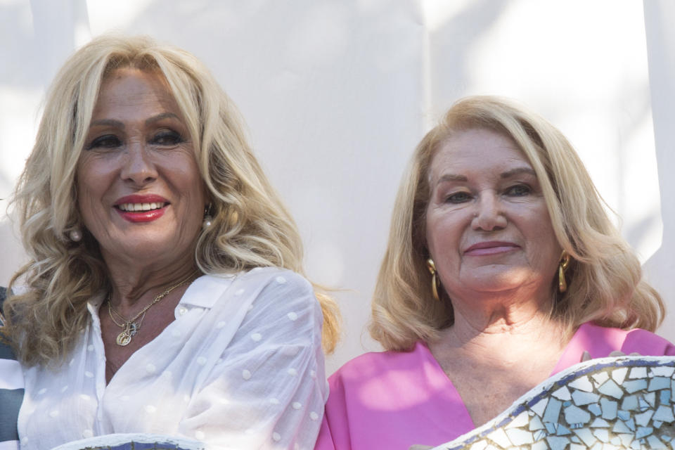 CÁDIZ, ESPAÑA - 08 DE SEPTIEMBRE: Rosa Benito y Gloria Mohedano asisten a la celebración de la 'Virgen de Regla' en Chipiona el 08 de septiembre de 2022 en Cádiz, España. (Foto de Daniel Pérez/Getty Images)