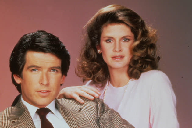 Mit Witz und Liebesgezänk begeisterten Remington Steele (Pierce Brosnan) und Laura Holt ( Stephanie Zimbalist) die Zuschauer (Bild: ddp images)