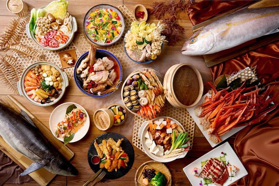 台北國泰萬怡酒店MJ Kitchen即日起推出「蒸鮮鍋物祭」新菜單。圖／台北國泰萬怡酒店