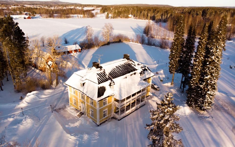 Melderstein Manor in winter