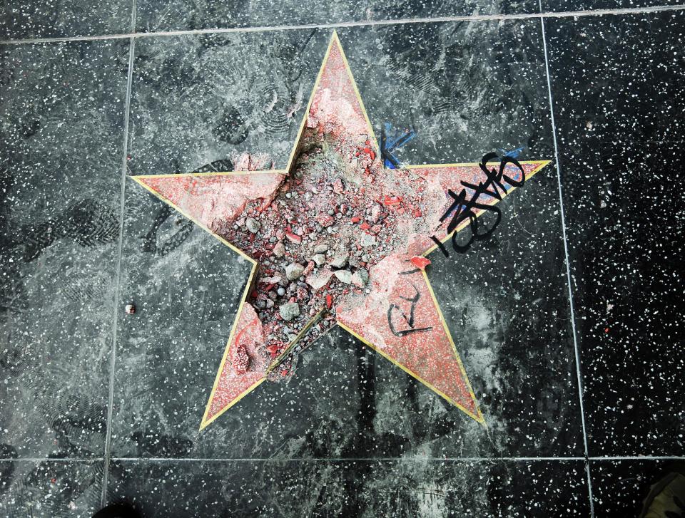 Erst im Juli wurde Donald Trumps Stern mit einer Spitzhacke zerstört. (Bild: AP Photo/Reed Saxon)