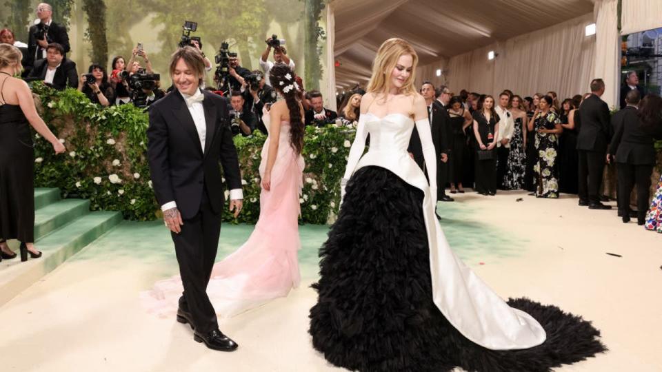 <div>NEW YORK, NEW YORK - MAY 06: (L-R) Keith Urban and Nicole Kidman attend The 2024 Met Gala Celebrating "Sleeping Beauties: Reawakening Fashion" at The Metropolitan Museum of Art on May 06, 2024 in New York City. (Photo by John Shearer/WireImage)</div>