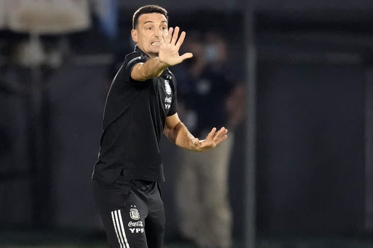 Lionel Scaloni definirá la formación este domingo, de acuerdo con el estado físico de los jugadores