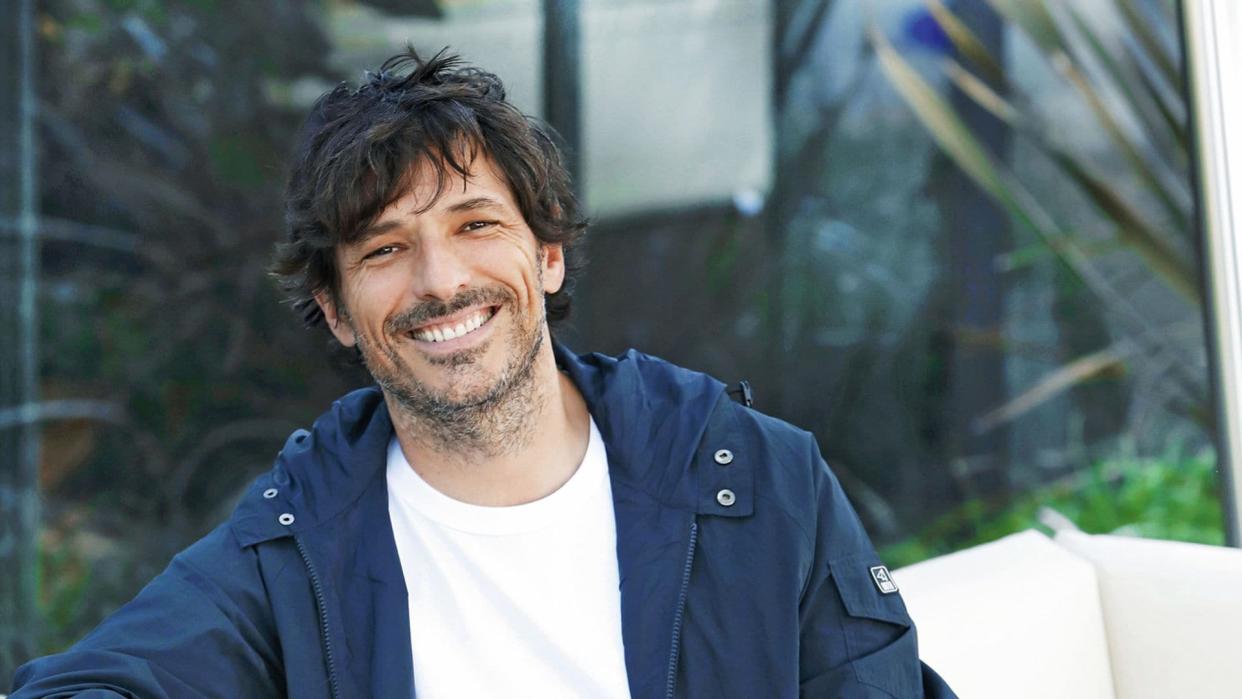 HOLA 4184 Andrés Velencoso entrevista nueva serie de Disney