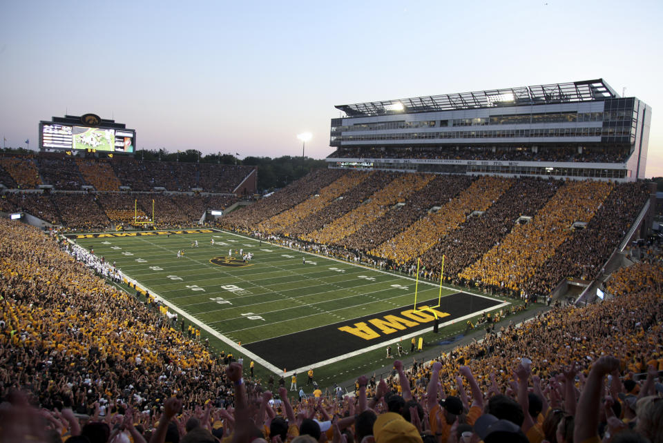 An Iowa defensive lineman was arrested on Saturday morning after drunkenly mistaking a police car for his Uber. (Getty Images)