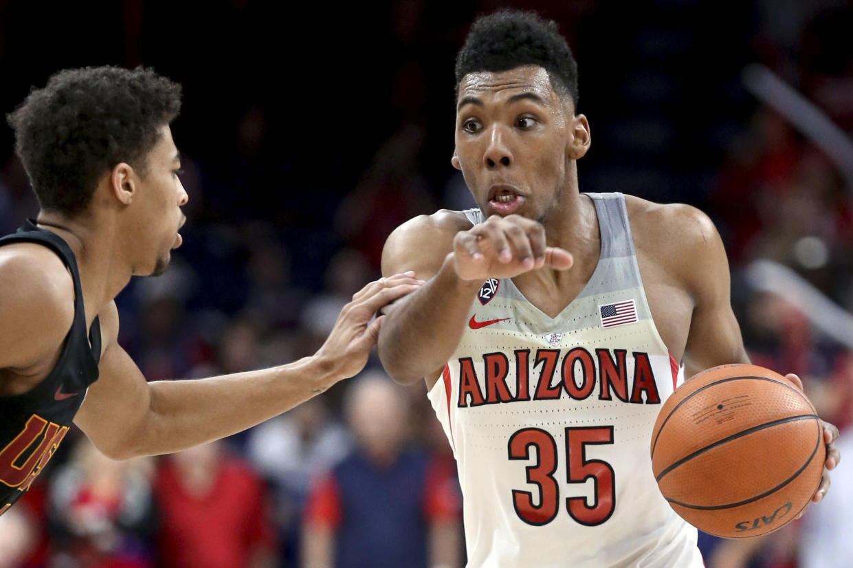 Arizona guard Allonzo Trier (35) drives to the hoop during a game against USC on Feb. 10. (AP)