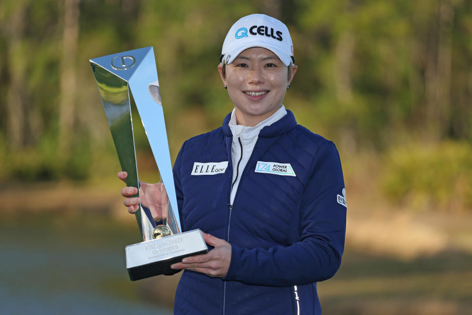 LAKE BUENA VISTA, FLORIDA - JANUARY 20: Eun-Hee Ji of South Korea poses with the trophy after winning the Diamond Resorts Tournament of Champions at Tranquilo Golf Course at Four Seasons Golf and Sports Club Orlando on January 20, 2019 in Lake Buena Vista, Florida. (Photo by Matt Sullivan/Getty Images)