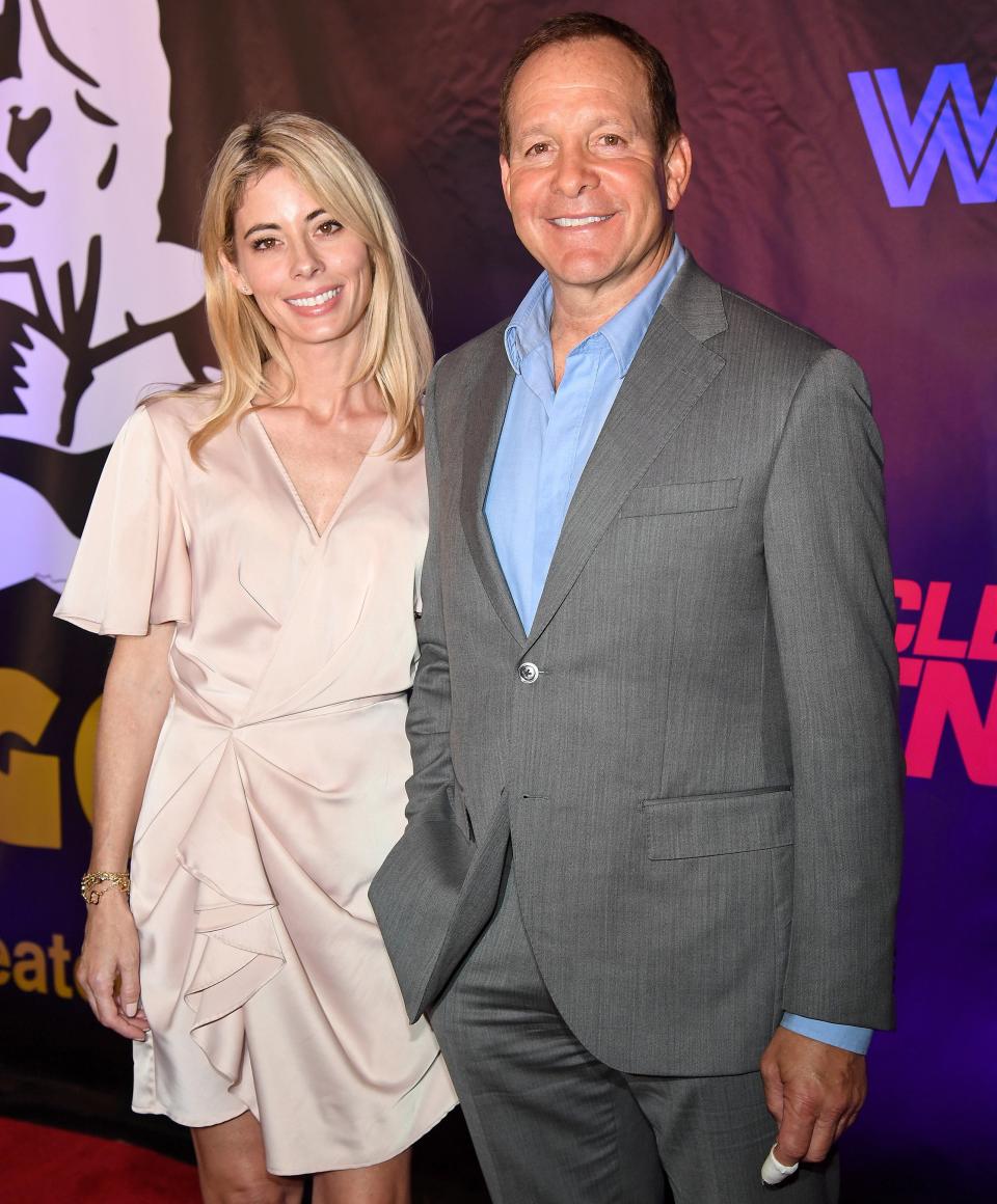 Steve Guttenberg & Emily Smith