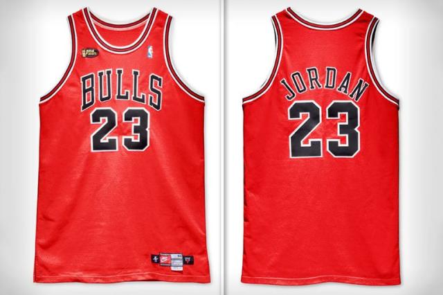 Récord: la camiseta que Michael Jordan usó en las finales de la NBA en 1998  se ha vendido por más de 10 millones de dólares