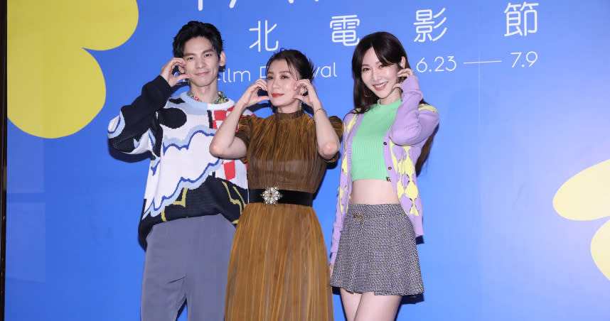 林柏宏（左起）、賈靜雯、曾莞婷出席《媽，別鬧了》首映。（圖／焦正德攝）