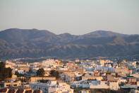 <p>El podio de los pueblos en los que más subió el precio de la vivienda de segunda mano en España lo cierra Albox, localidad almeriense de 12.000 habitantes, donde el aumento fue del 34%. (Foto: Getty Images).</p> 