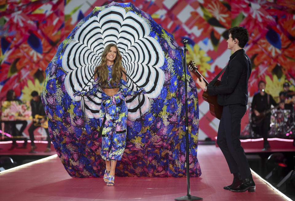 Model Josephine Skriver walks the runway as singer Shawn Mendes performs during the 2018 Victoria's Secret Fashion Show at Pier 94 on Thursday, Nov. 8, 2018, in New York. (Photo by Evan Agostini/Invision/AP)