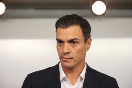 Spain's Socialist party (PSOE) leader Pedro Sanchez gets ready to address the media at his party's headquarters in Madrid, Spain, September 30, 2016. REUTERS/Susana Vera