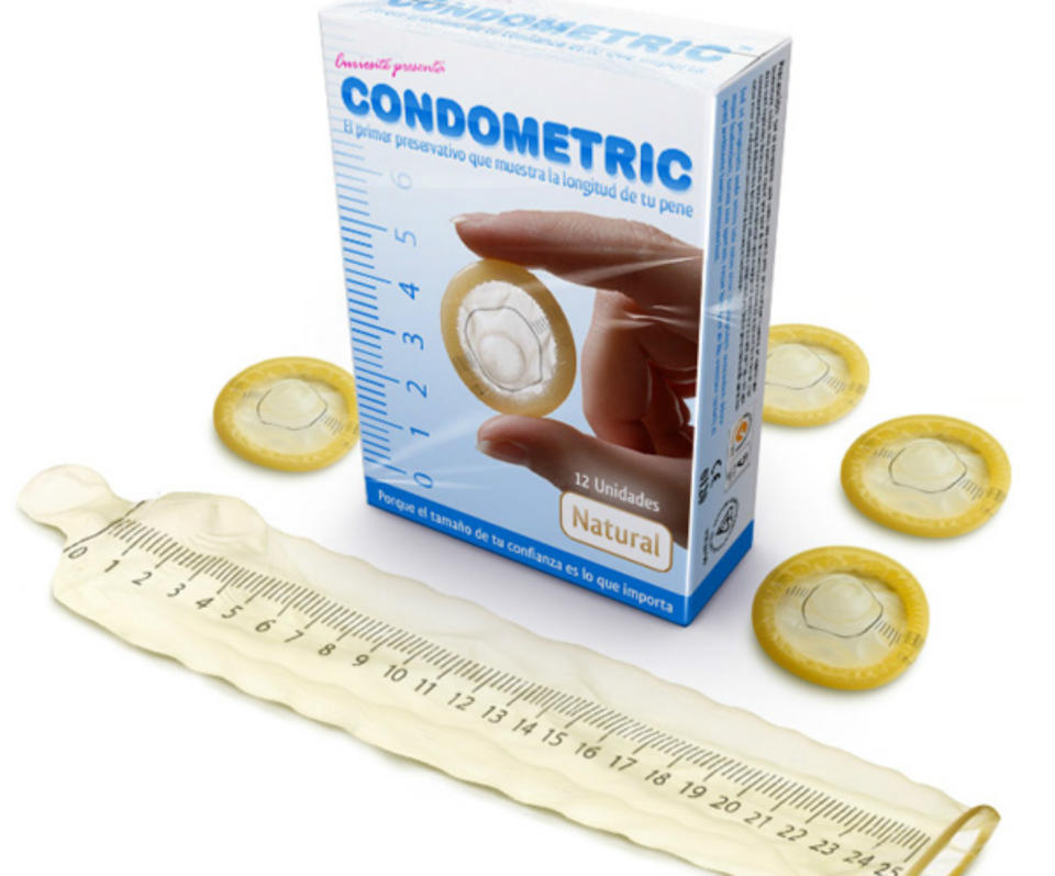 <p>El tamaño sí es importante para los creadores del primer preservativo que mide la longitud del pene. “Condometric es enseñarle al mundo lo que tenemos”, reza la descripción del producto. (Foto: Curiosite). </p>