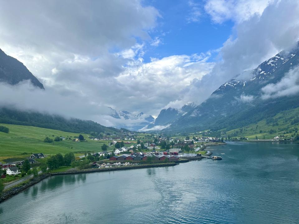 Water and scenery from the deck of the cruise.