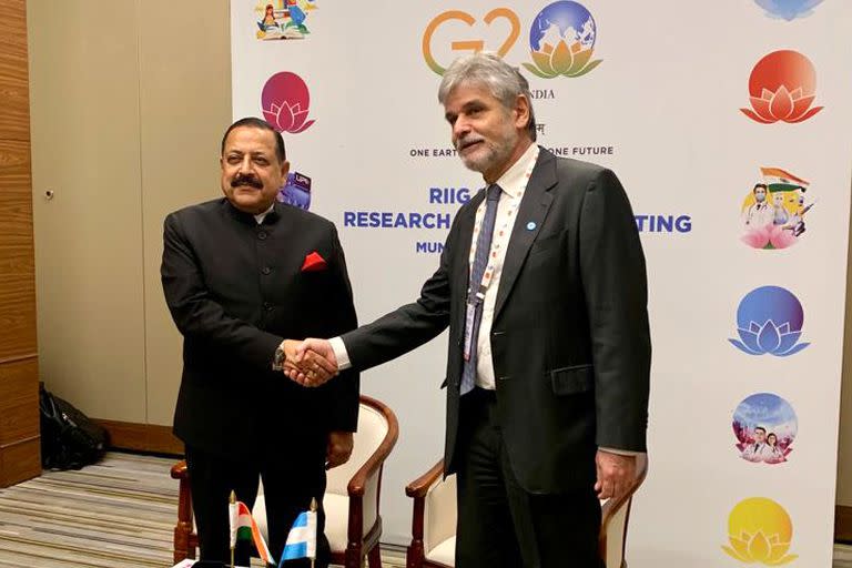 Daniel Filmus con el Ministro de Ciencia y Tecnología de India, Jitendra Singh