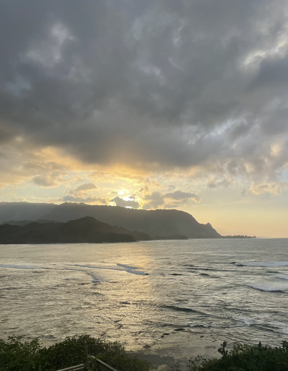 1 Hotel Hanalei Bay makes the edenic bay the focal point of the hotel.