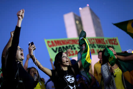 People attend a protest in support of the truck drivers' strike and against Brazil President Michel Temer's government in Brasilia, Brazil, May 28, 2018. REUTERS/Ueslei Marcelino