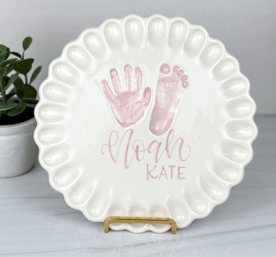 <p><a href="https://printsandclay.com/products/ruffled-edge-circle-plaque" rel="nofollow noopener" target="_blank" data-ylk="slk:Shop Now;elm:context_link;itc:0;sec:content-canvas" class="link ">Shop Now</a></p><p>Ruffled Edge Plaque</p><p>Prints & Clay</p><p>$135.00</p>