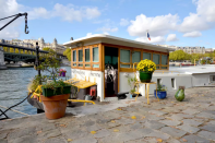 <p>This romantic one-bedroom house boat in Paris rests minutes away from the Eiffel tower. <br> (Airbnb) </p>