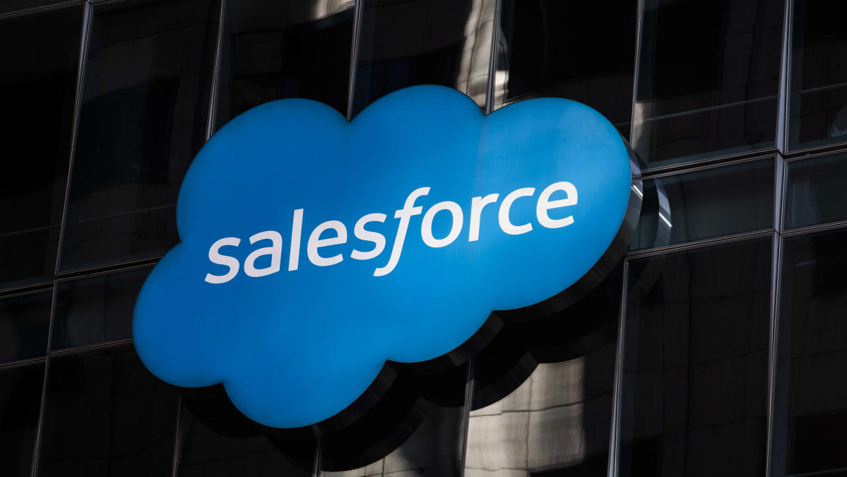 Salesforce Q4 earnings top estimates, revenue outlook disappoints