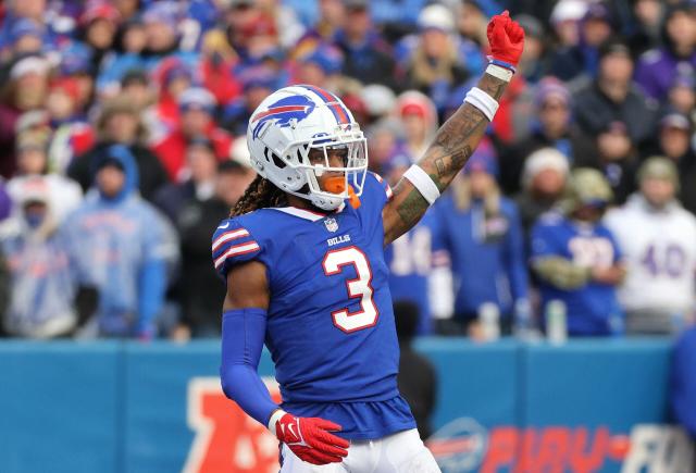 Bears players show support for Bills S Damar Hamlin