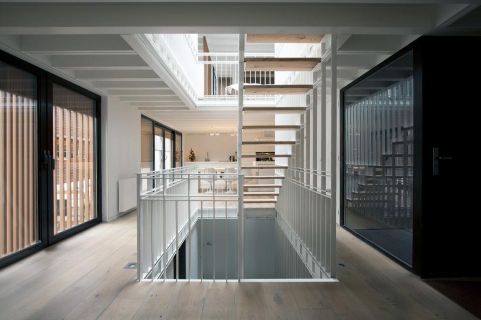 The central atrium of Framework Studio’s Water Villa.