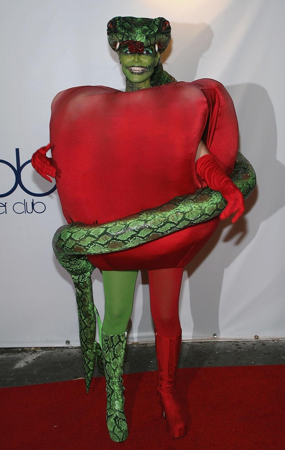 Heidi Klum arrives at Heidi Klum's 7th Annual Halloween Party at Privilege on October 31, 2006 in Los Angeles, California