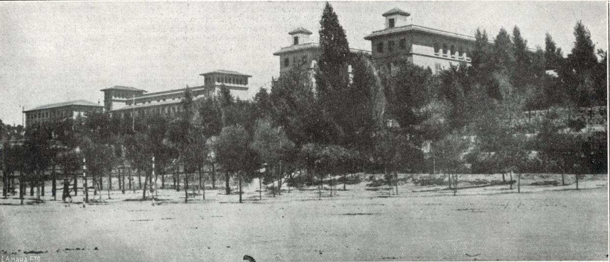 Fotografía de la Residencia de Estudiantes de Madrid en diciembre de 1922. <a href="https://commons.wikimedia.org/wiki/File:1922-12-18_NUEVO_MUNDO_1.jpg" rel="nofollow noopener" target="_blank" data-ylk="slk:Nuevo Mundo/Wikimedia Commons;elm:context_link;itc:0;sec:content-canvas" class="link ">Nuevo Mundo/Wikimedia Commons</a>